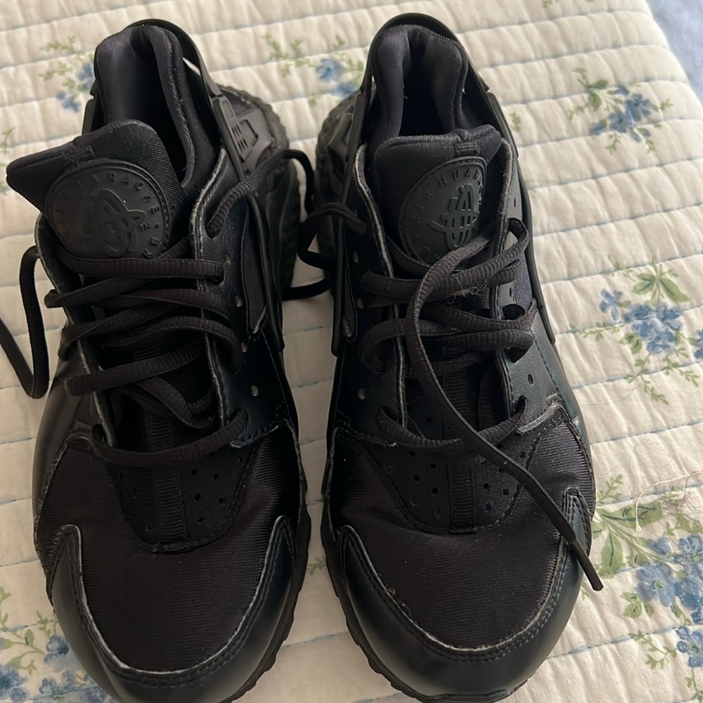 Nike kids Air Huarache size 6.5